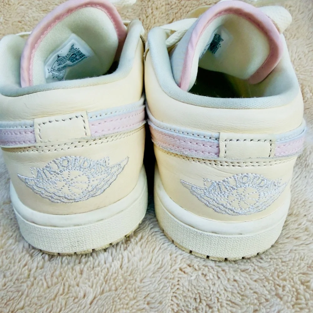 Nike Air Jordan 1 Retro Low Women's SE Linen Muslin Sail‎ Pink Size 6 EUC